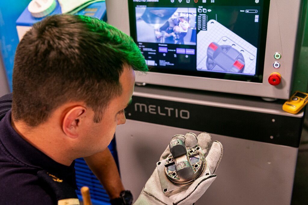French Army examines Meltio part