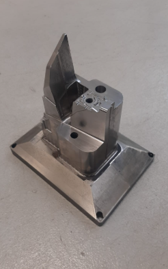 injection-mold-insert